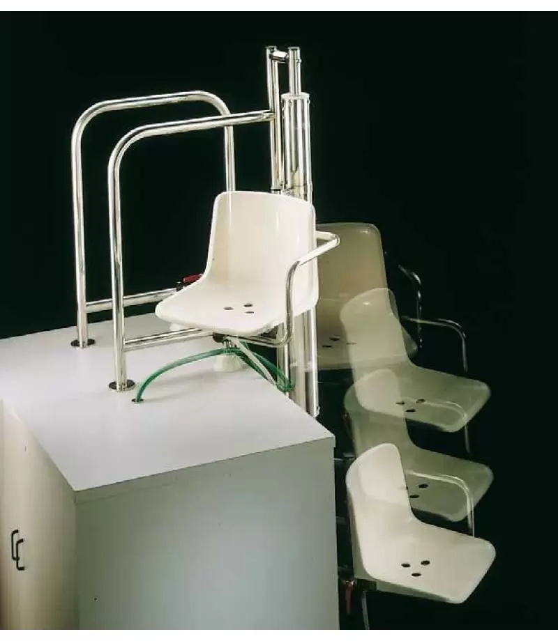 Ascensor pentru piscina hidraulic A-650 pentru persoane cu dizabilitati - AstralPool
