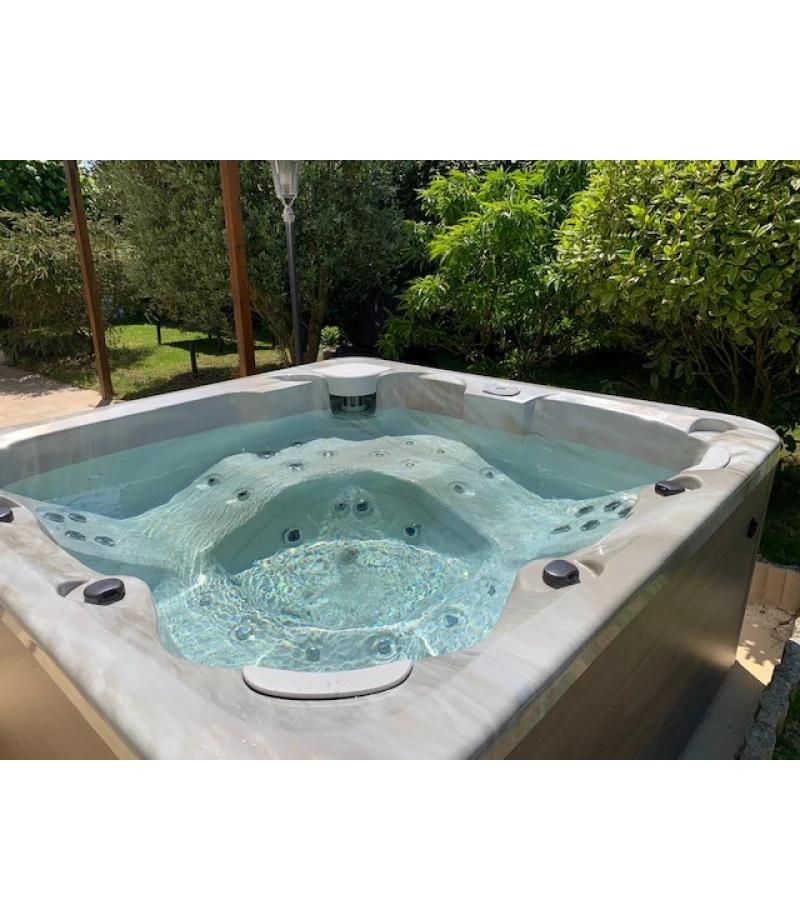 Cada SPA cu hidromasaj 5 locuri MALEA 198 x 198 x 74 cm - Astralpool by Iberspa